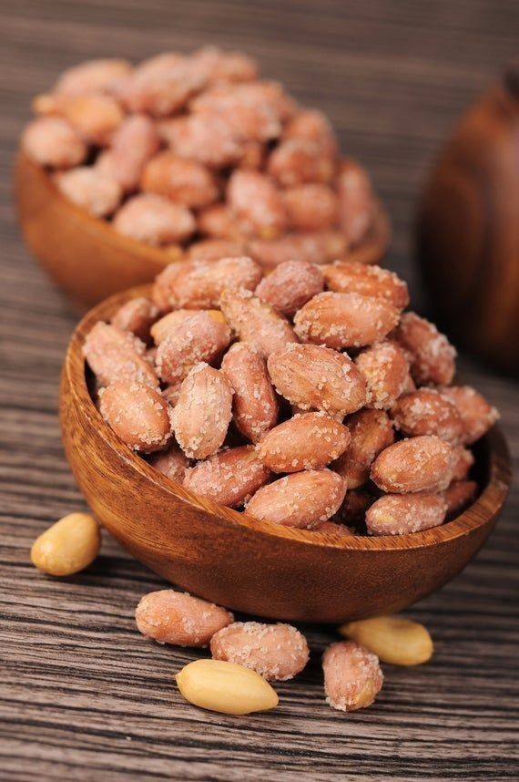 بادام زمینی شور آستانه